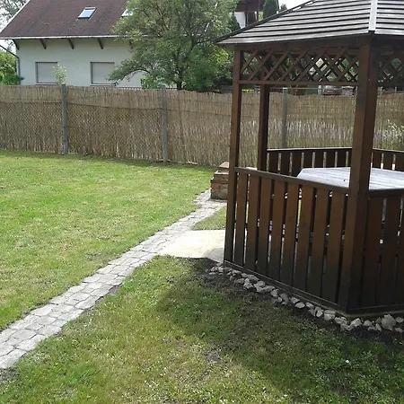Apartmanhaz Apartamento Balatonfenyves