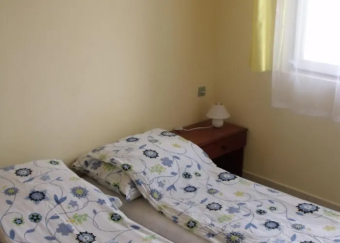 Apartmanhaz *