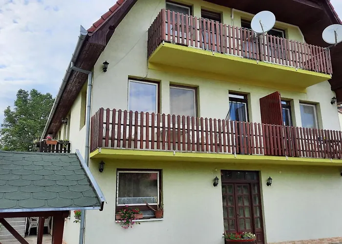 Apartmanhaz Daire *