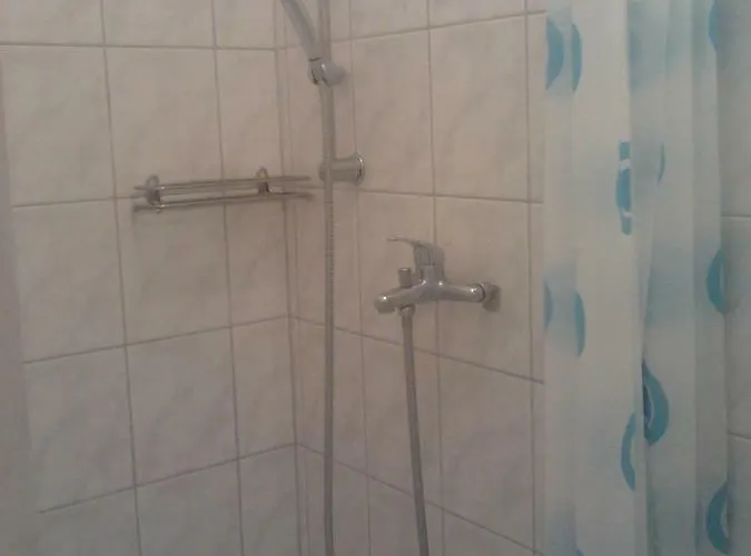 Apartmanhaz * בלטונפנבש